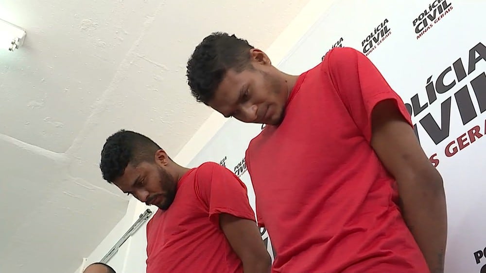 suspeitos na delegacia