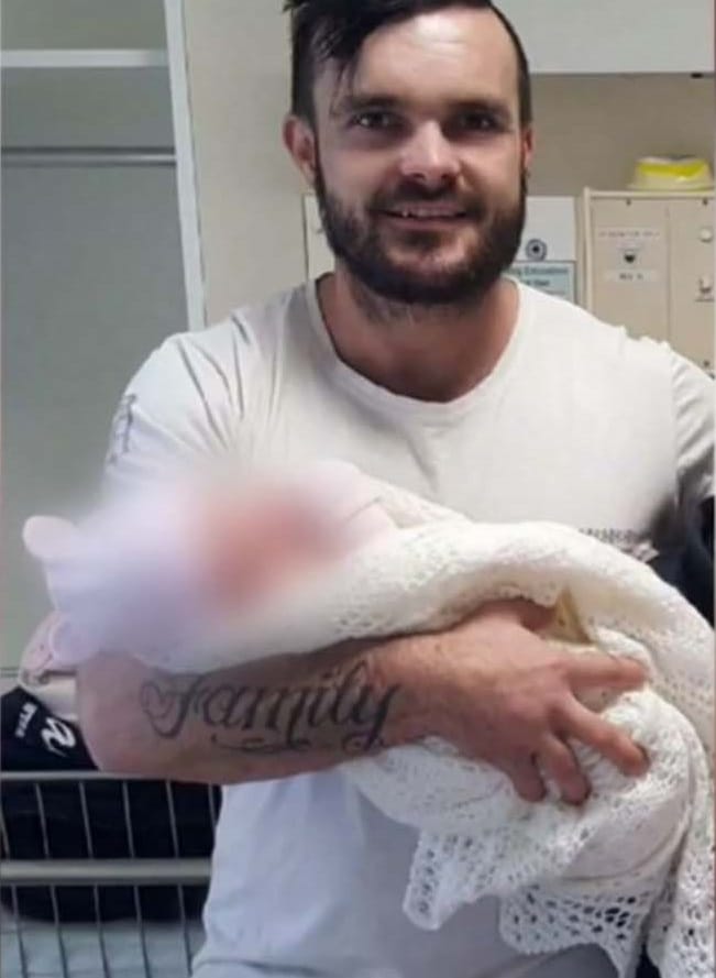 pai dá metanfetamina pra filha