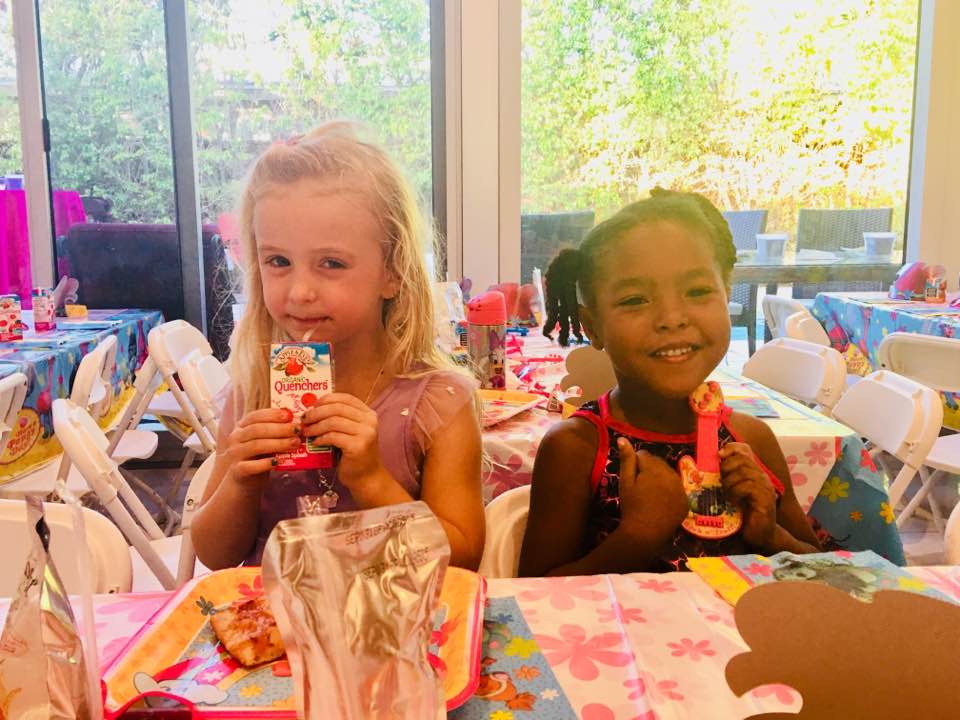 Pensam que são irmãs gêmeas