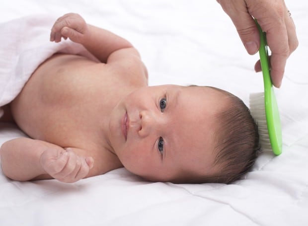 Cabelos dos bebês caem