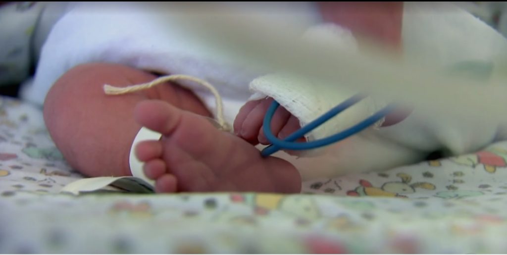 Mulher recebe útero de doadora morta e dá à luz