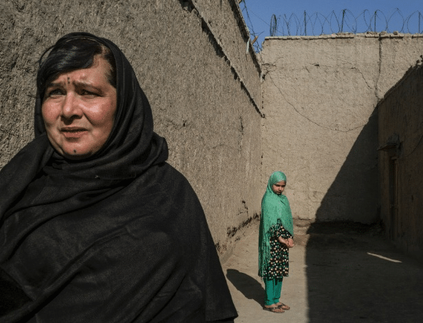 Menina vive toda a sua vida em prisão