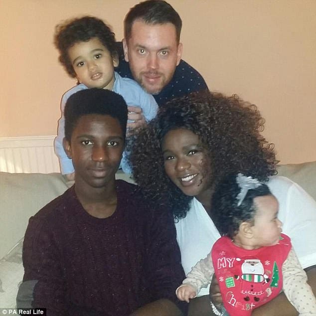 Casal perde bebê e decide fazer um funeral