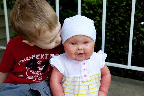 Entra em pânico ao ver filha nascer
