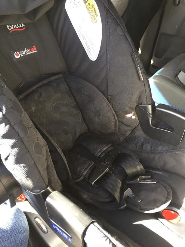 Cadeirinha de bebê queima no sol