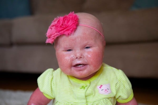 Entra em pânico ao ver filha nascer