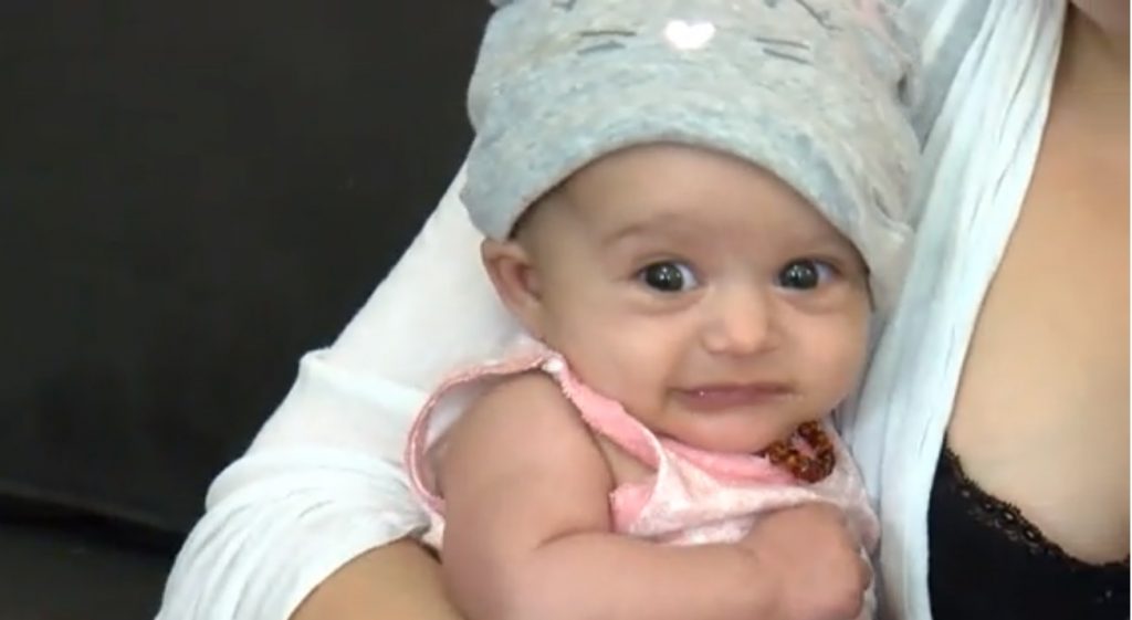 Bebê sofre com perfurações na cabeça durante parto