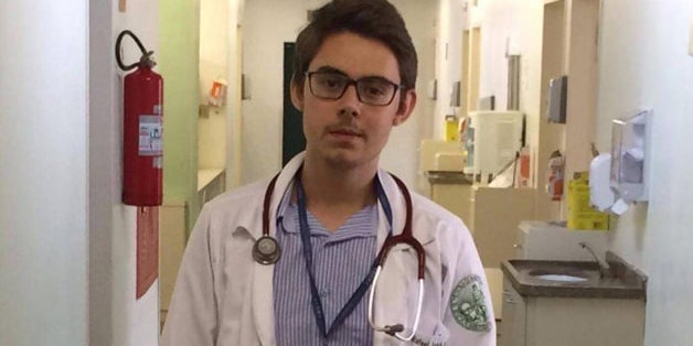 Filho de pedreiro e doméstica passa em Harvard e emociona a todos