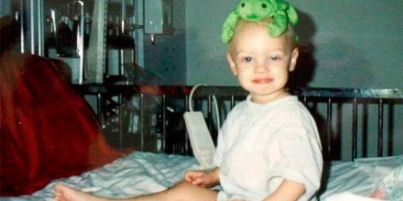 Câncer afeta menina duas vezes. Anos depois, há uma outra razão para ela estar no hospital