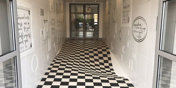 Piso plano causa efeito diferente