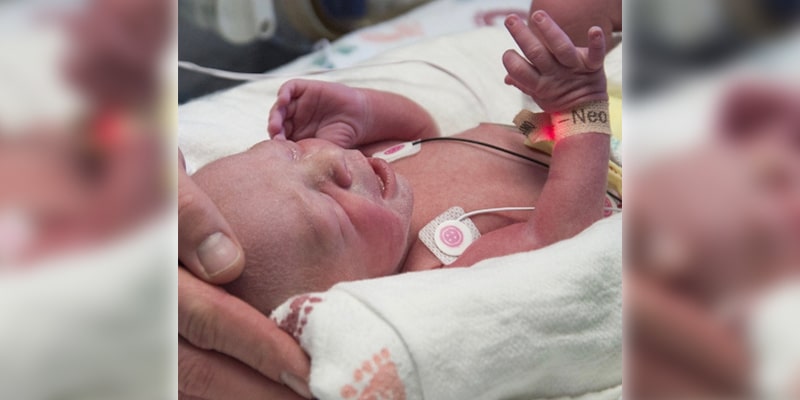 Mulher nasce sem o útero, mas ‘milagre’ acontece quando ela consegue dar à luz