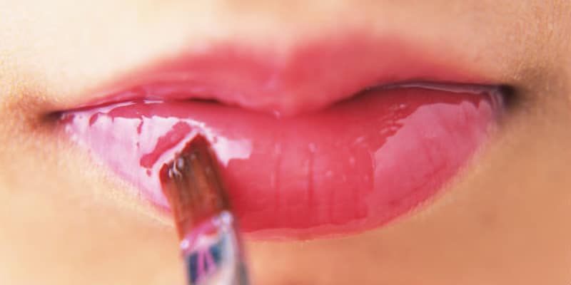 Toxinas presentes no batom podem ser arriscadas à saúde