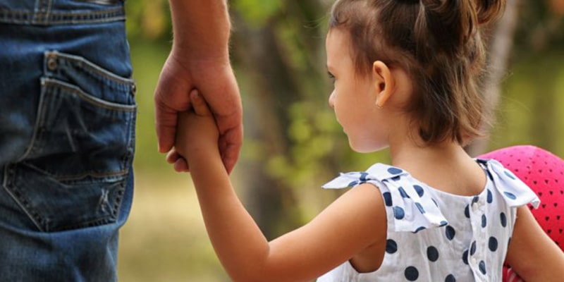 Pesquisa mostra que o abandono dos pais afeta mais a vida da crianças e seu desenvolvimento