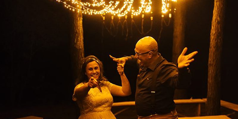 Garoto planeja lindo casamento surpresa que a mãe sempre sonhou. O resultado é de emocionar