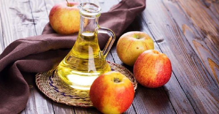 Conheça os benefícios e malefícios do vinagre de maçã como tratamento natural de algumas doenças