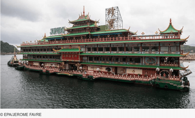 Maior restaurante flutuante do mundo, afunda em Hong kong