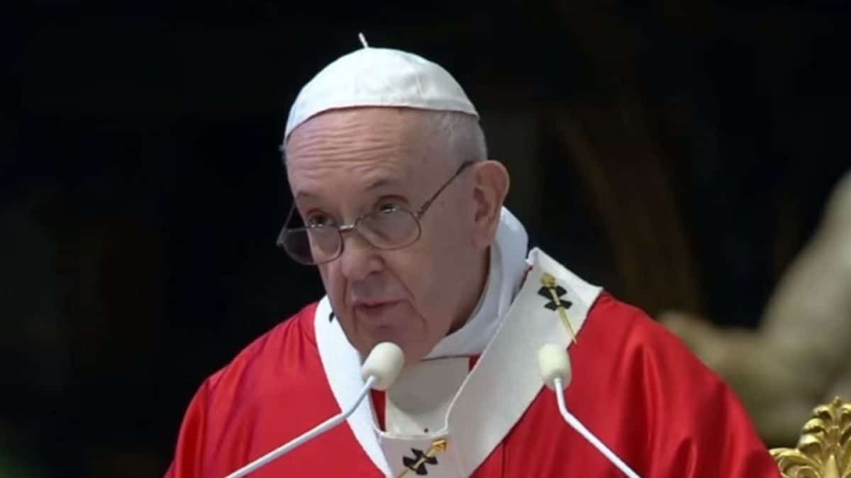 Papa Francisco questiona americanos sobre  decisão da Corte.