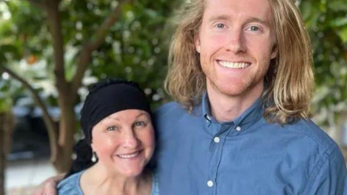 Filho deixa cabelo crescer e faz peruca para a mãe com câncer.