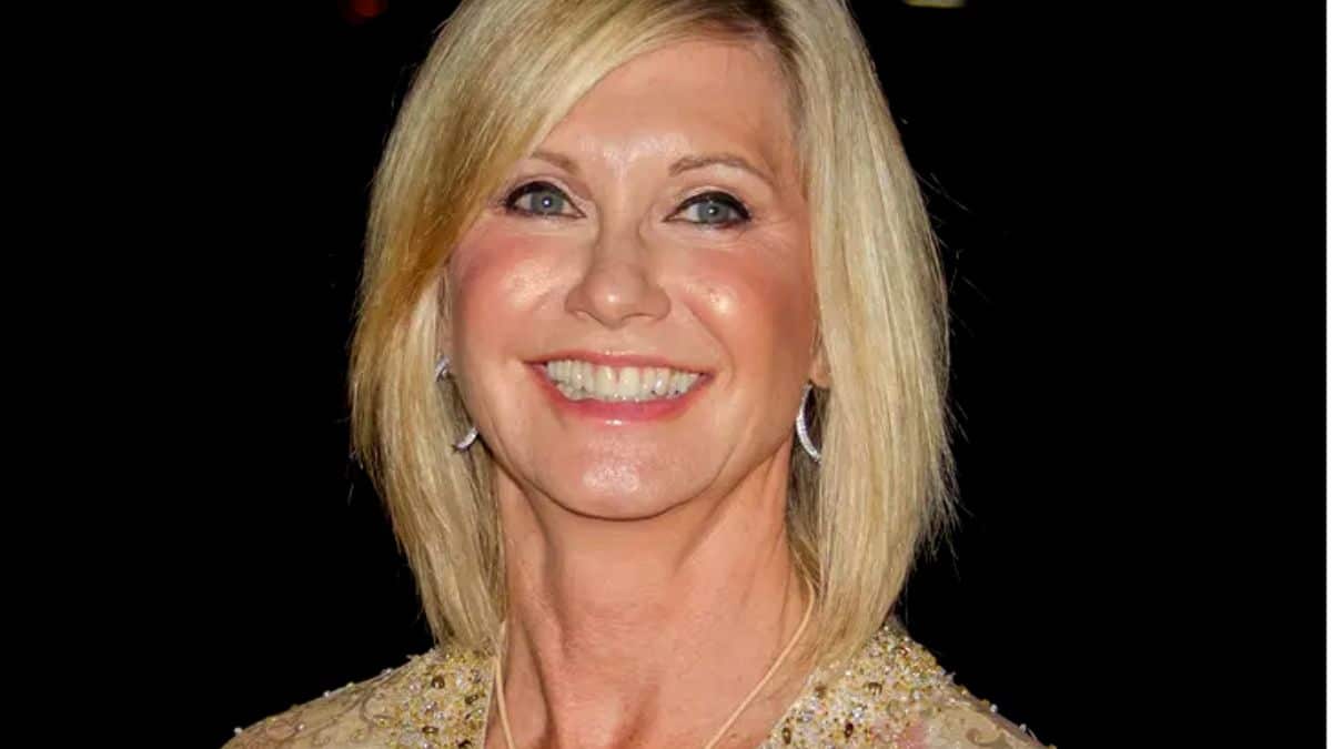 John Travolta e os fãs se despediram de Olívia Newton-John