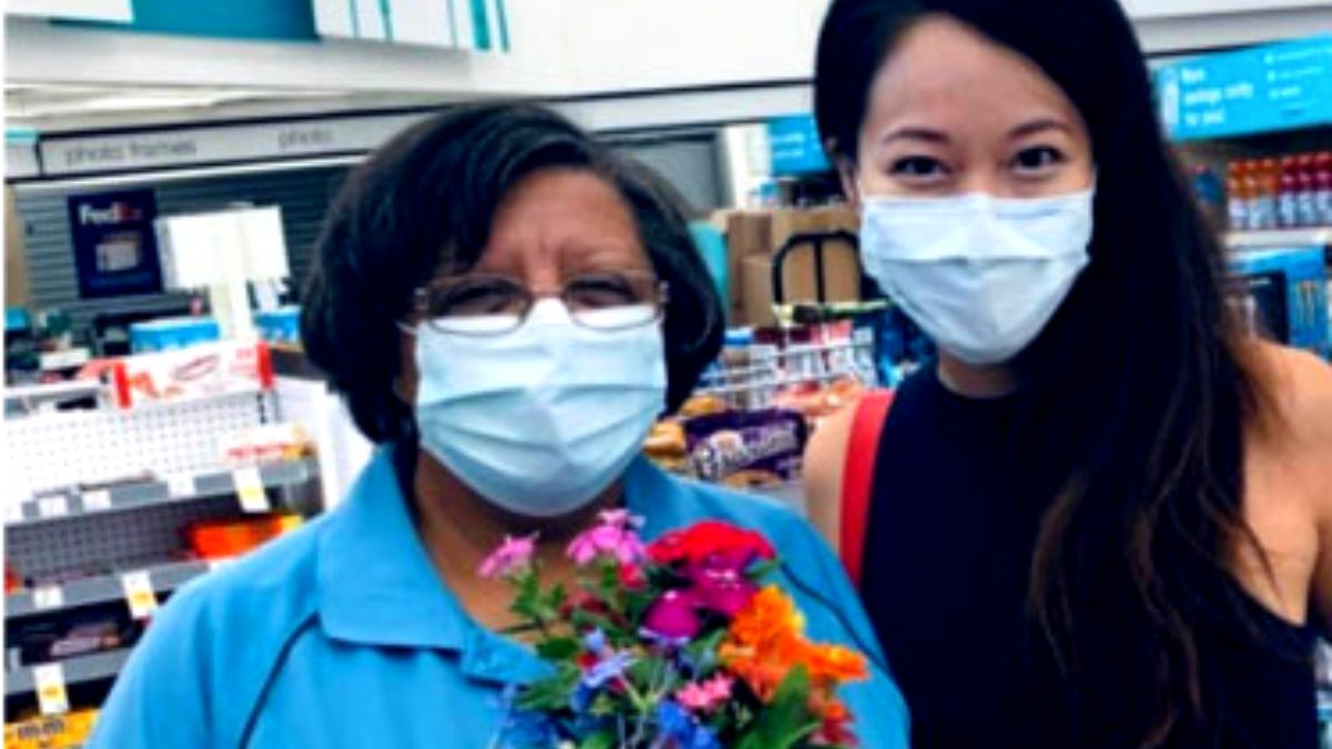 Caixa de supermercado empresta R$ 60 reais a cliente e recebe R$ 60 mil de volta