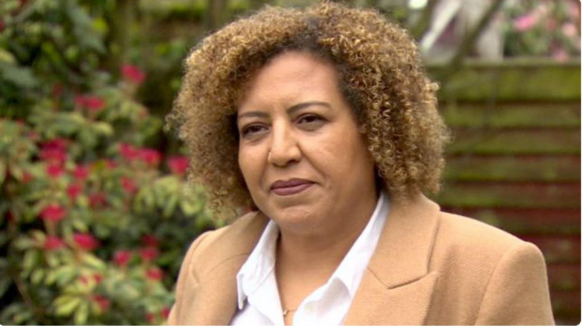 Esta mulher teve que trocar o sabão em pó devido à perimenopausa.