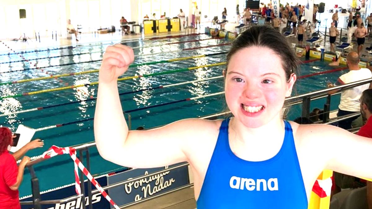 Garota com Síndrome de Down já conquistou 21 medalhas e tem um grande sonho: ser atriz!