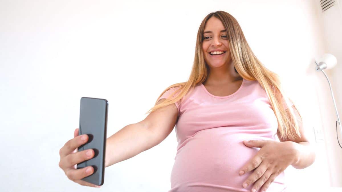 Mãe lista apoio pós-parto que recebeu na Alemanha e choca internautas.