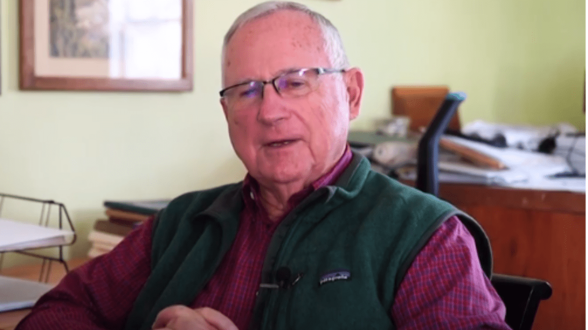 Um milionário, que aparentemente era pobre, deixa fortuna para pequena cidade.